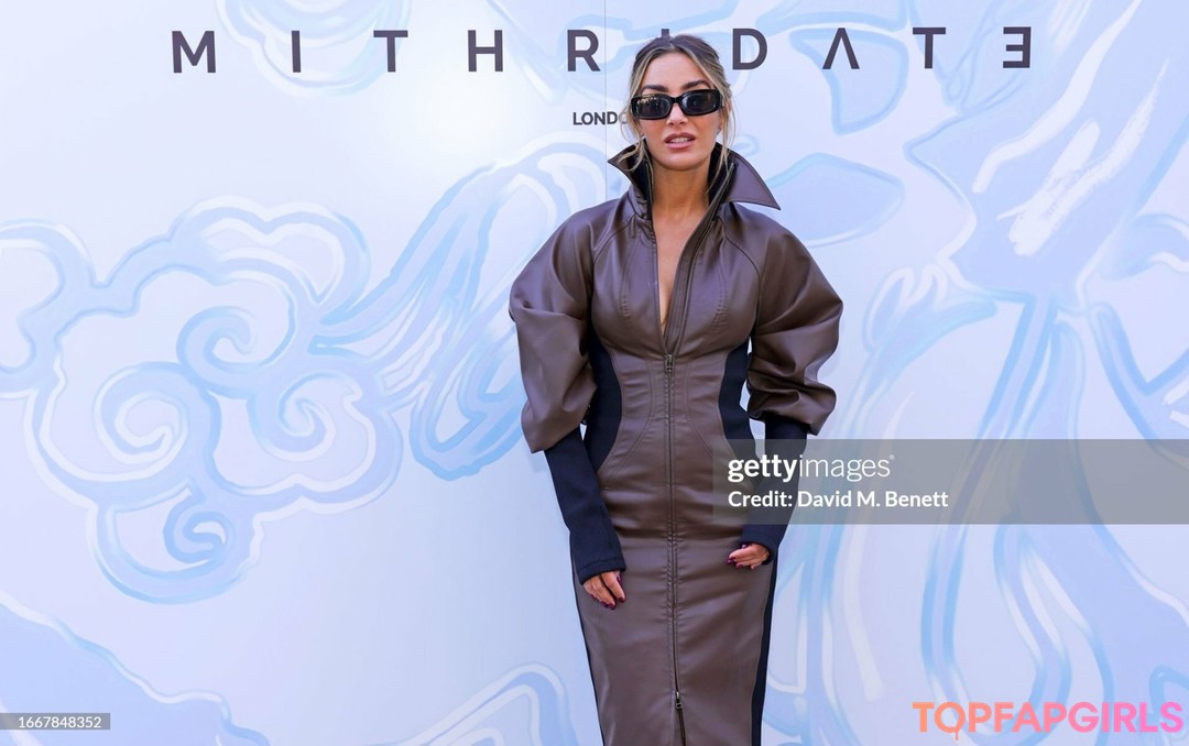 Naakte gelekte OnlyFans-foto van Frankie Bridge #1489