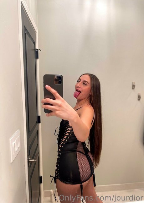 Naakte gelekte OnlyFans-foto van Jourdior