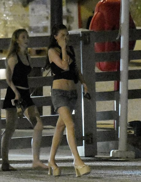 Naakte gelekte OnlyFans-foto van Nicola Peltz