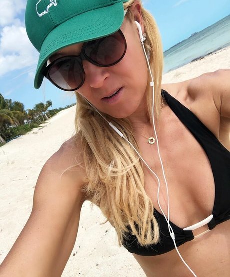 Naakte gelekte OnlyFans-foto van Natalie Gulbis
