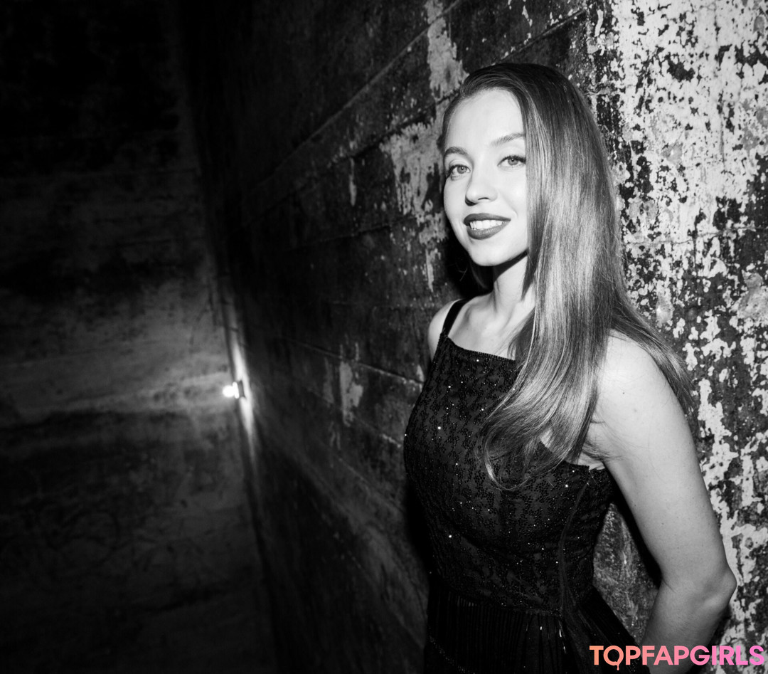 Naakte gelekte OnlyFans-foto van Sydney Sweeney #1339