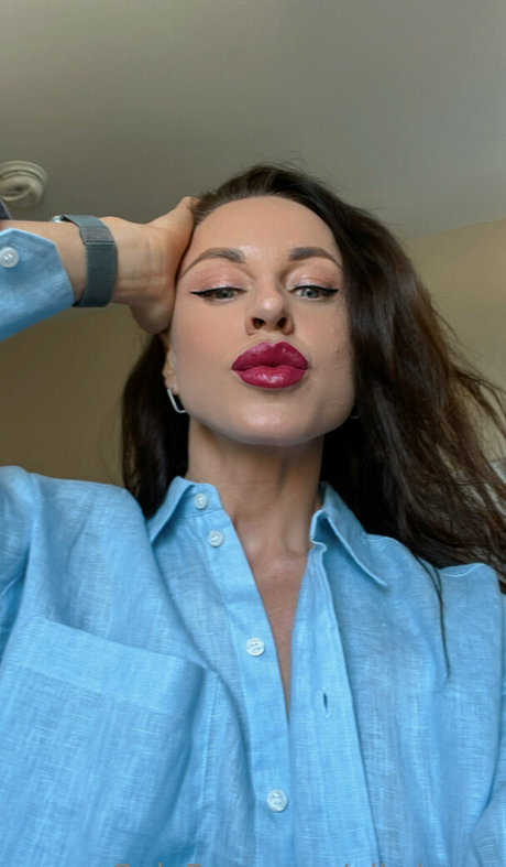Naakte gelekte OnlyFans-foto van Nikolegy
