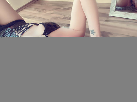 Naakte gelekte OnlyFans-foto van Dancyfree