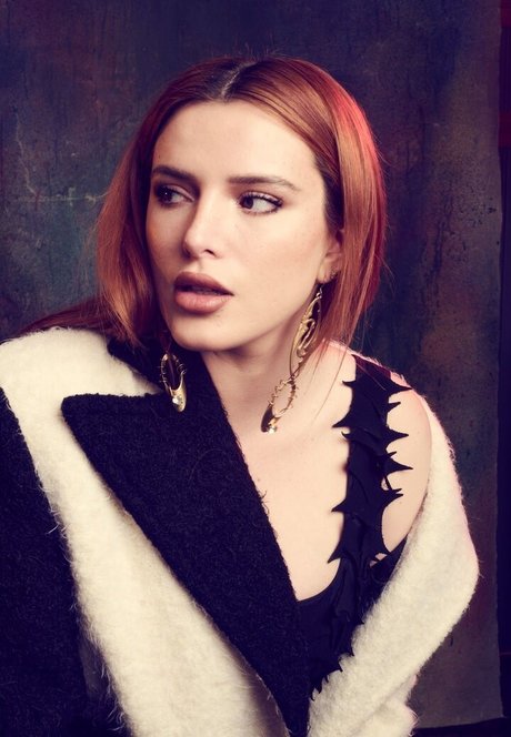 Naakte gelekte OnlyFans-foto van Bella Thorne