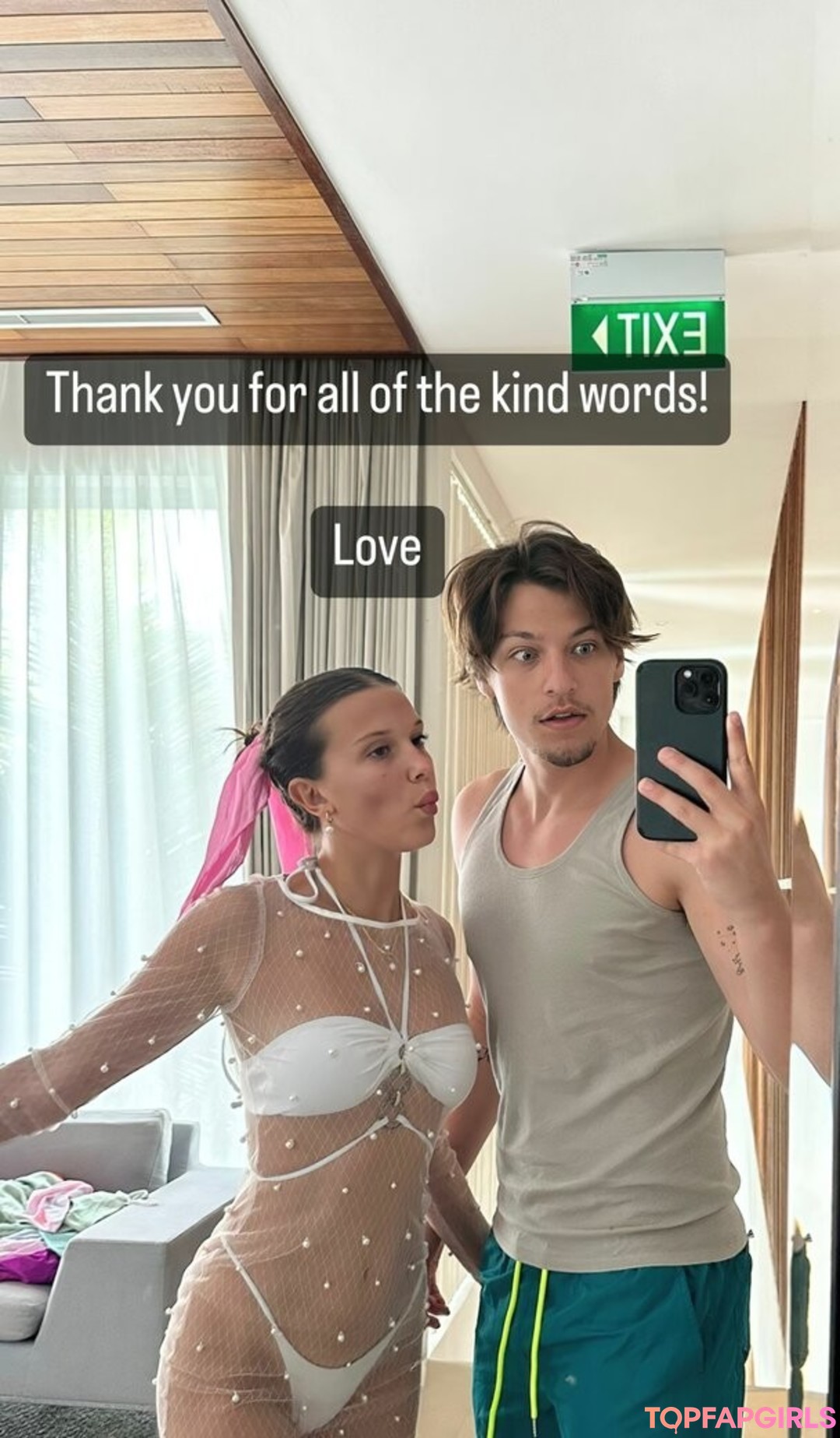 Naakte gelekte OnlyFans-foto van Millie Bobby Brown #1130