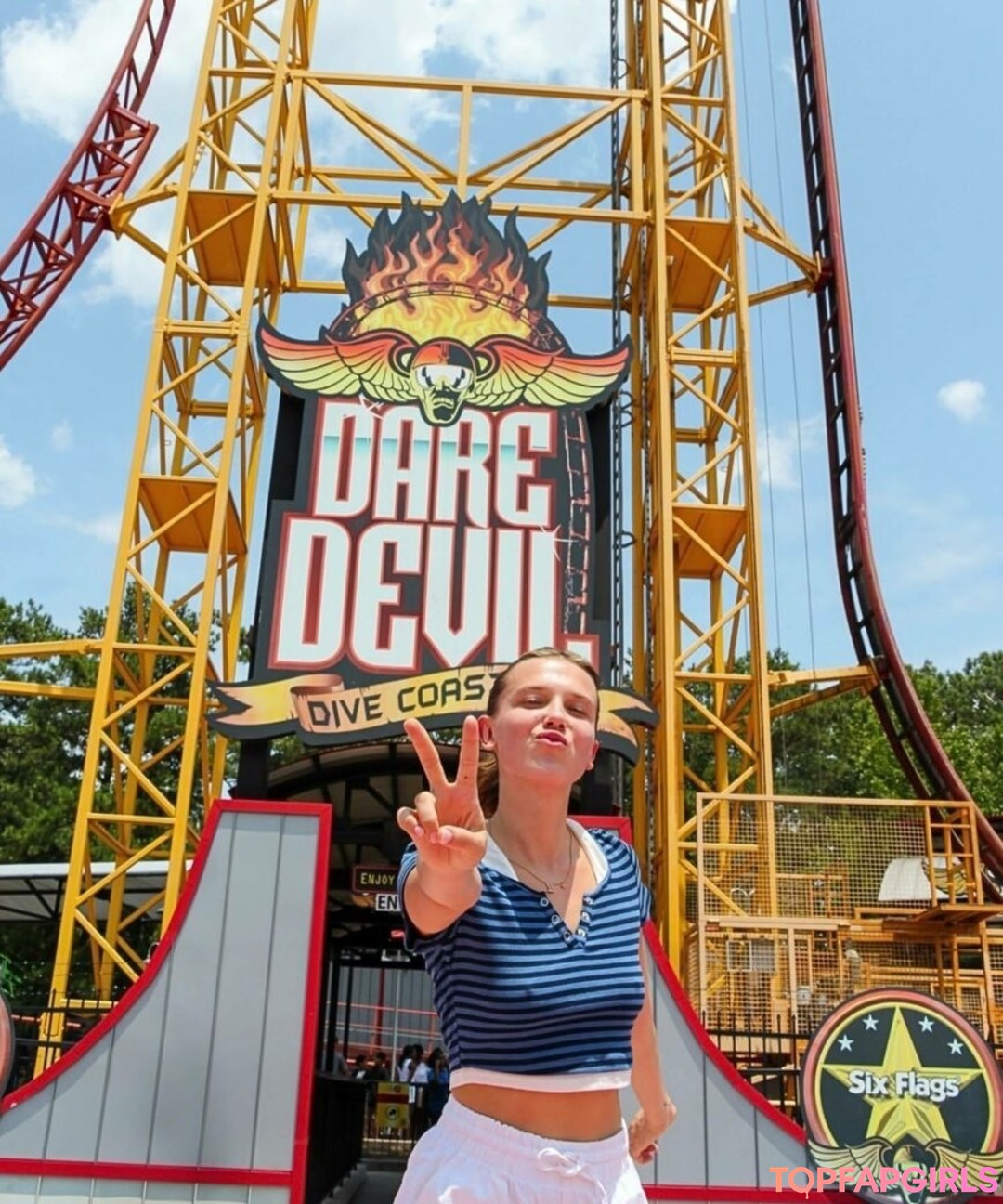 Naakte gelekte OnlyFans-foto van Millie Bobby Brown #1228