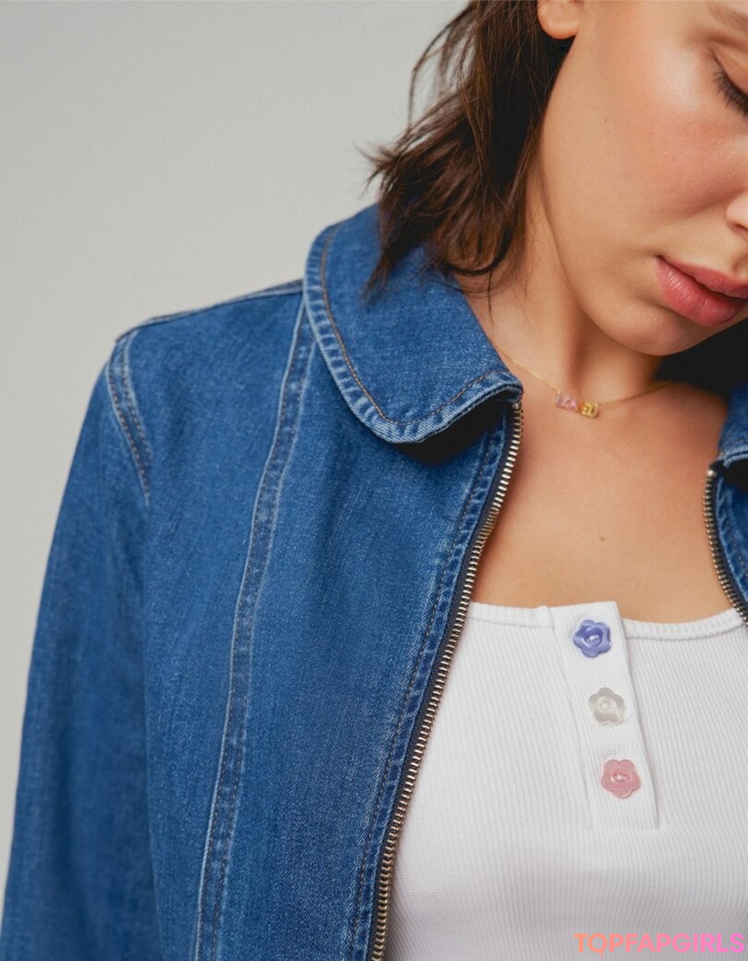 Naakte gelekte OnlyFans-foto van Millie Bobby Brown #1283