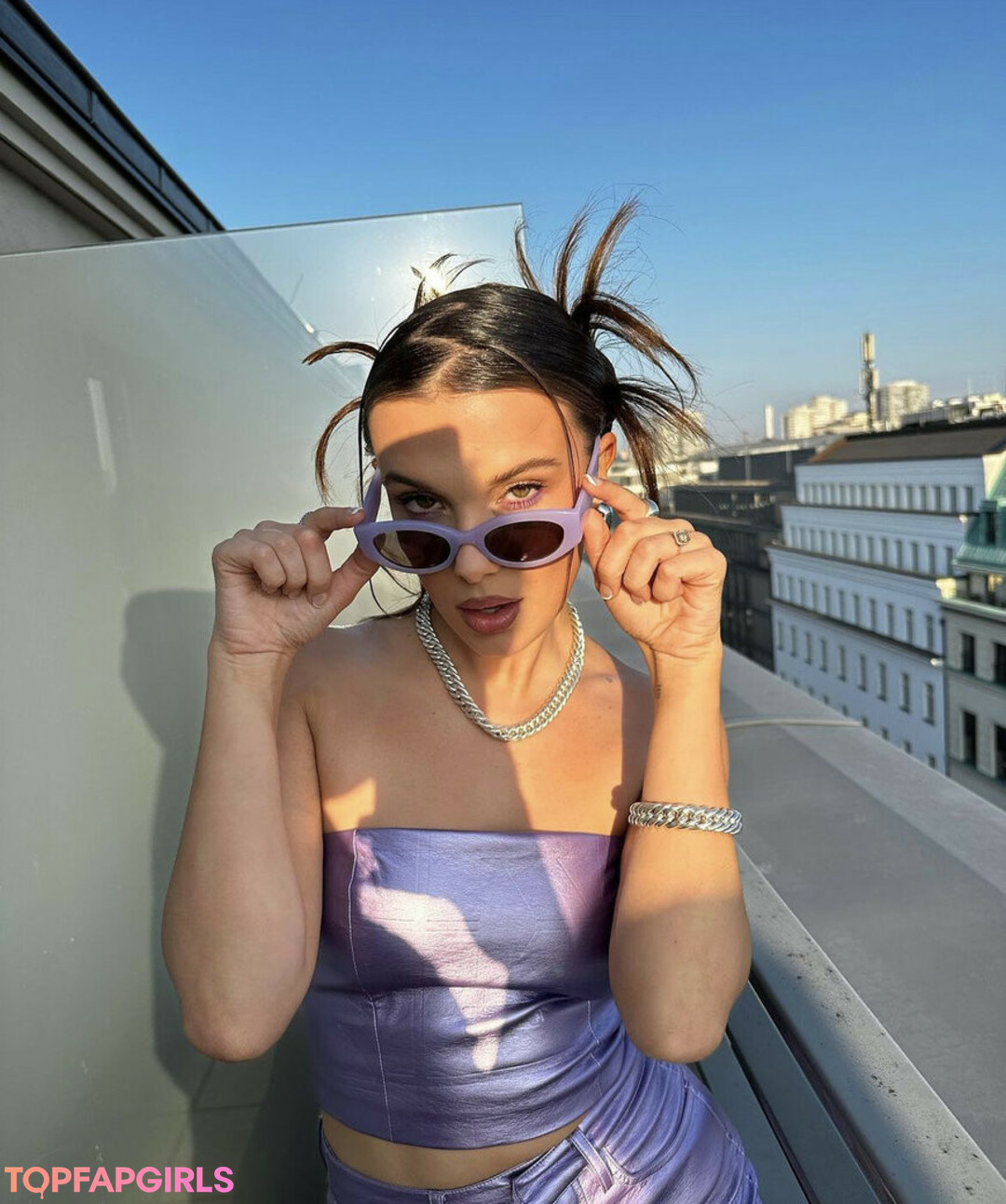Naakte gelekte OnlyFans-foto van Millie Bobby Brown #1365