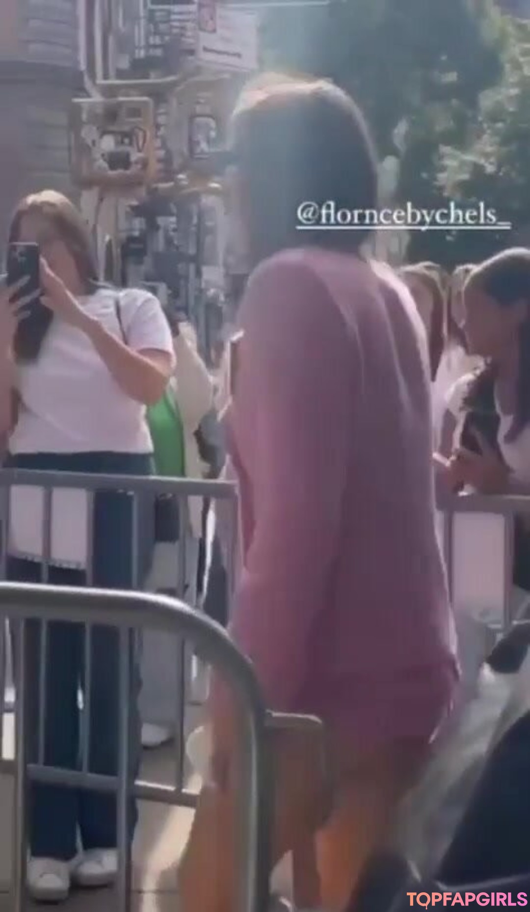 Naakte gelekte OnlyFans-foto van Millie Bobby Brown #1419