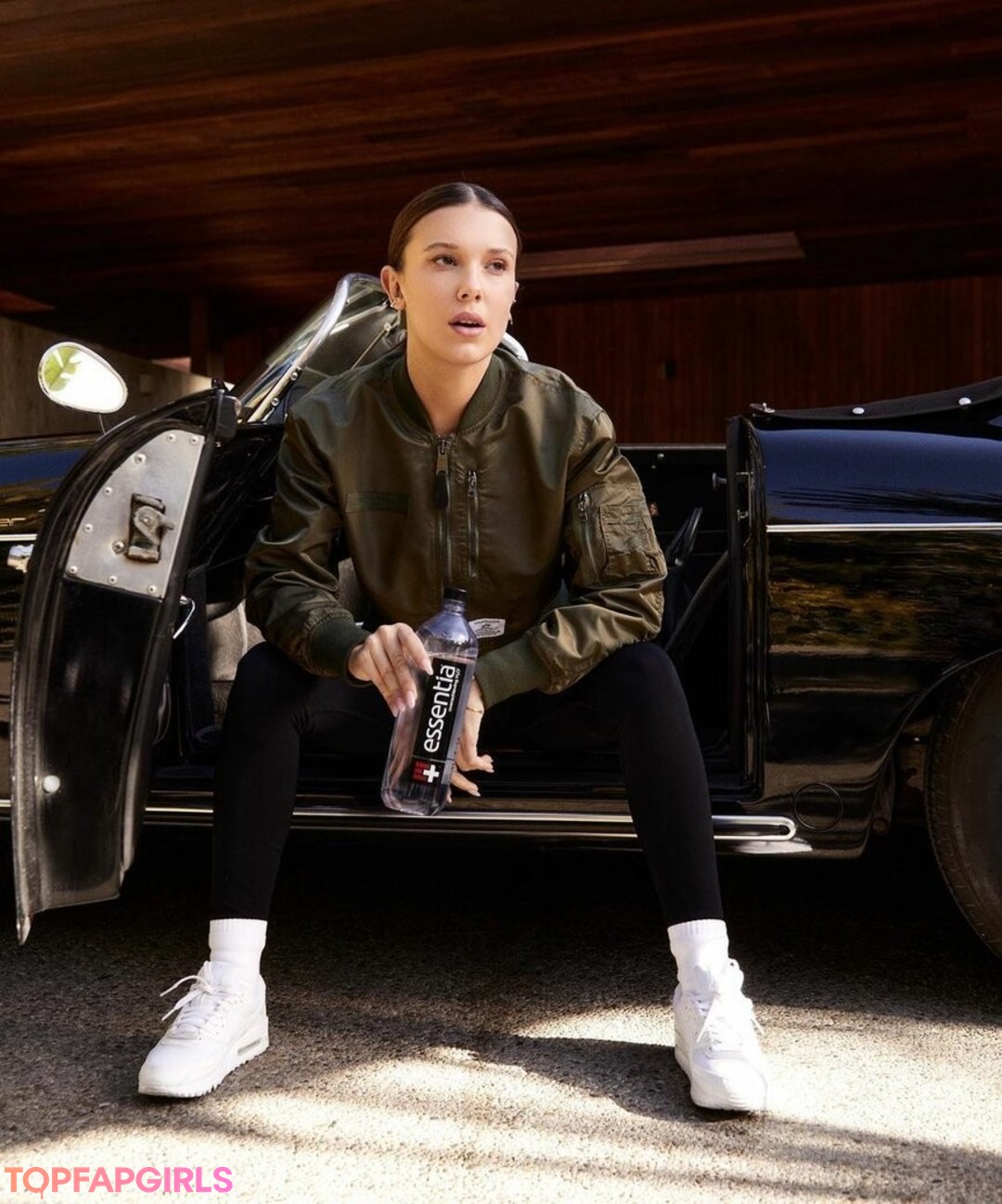 Naakte gelekte OnlyFans-foto van Millie Bobby Brown #1489