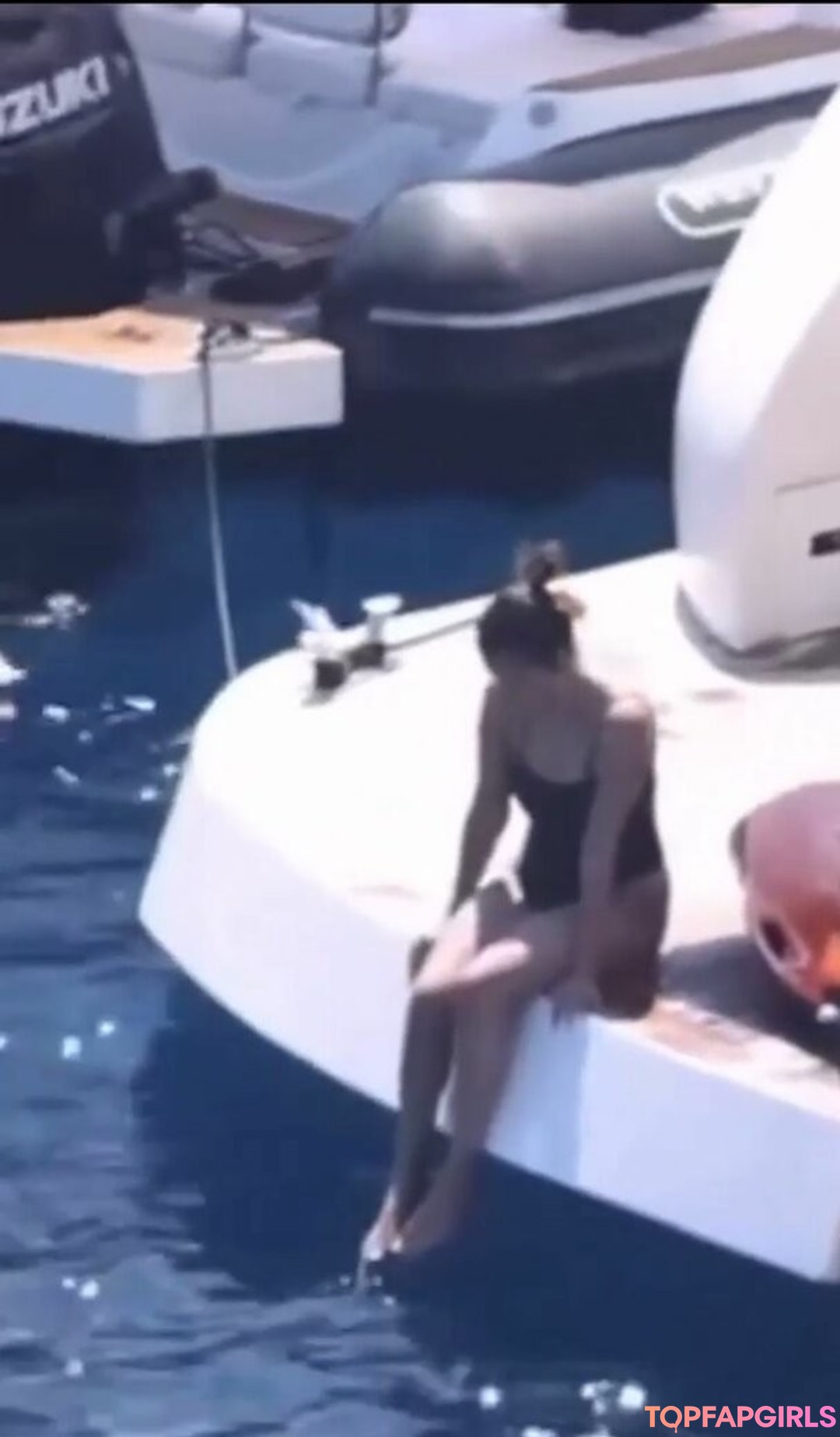 Naakte gelekte OnlyFans-foto van Selena Gomez #1211