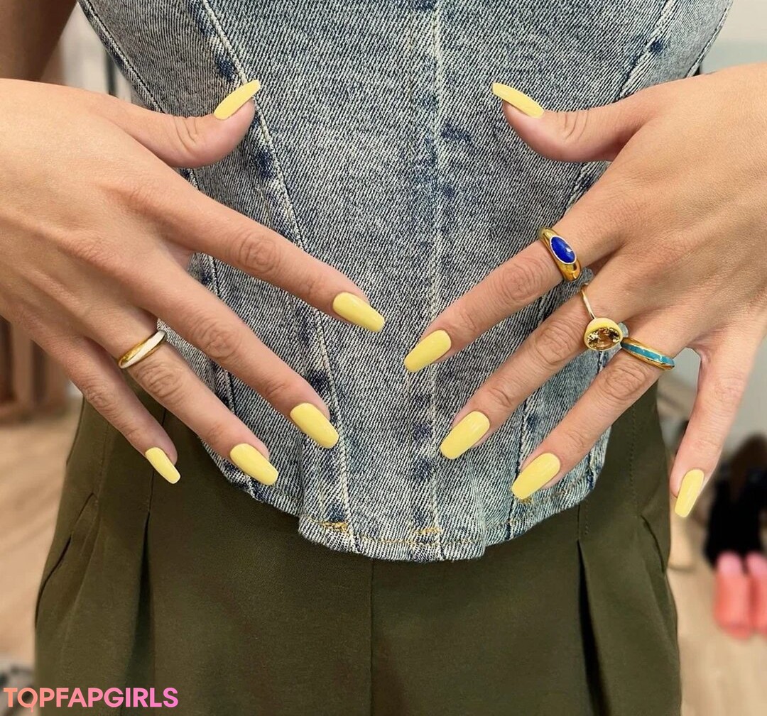 Naakte gelekte OnlyFans-foto van Selena Gomez #1284