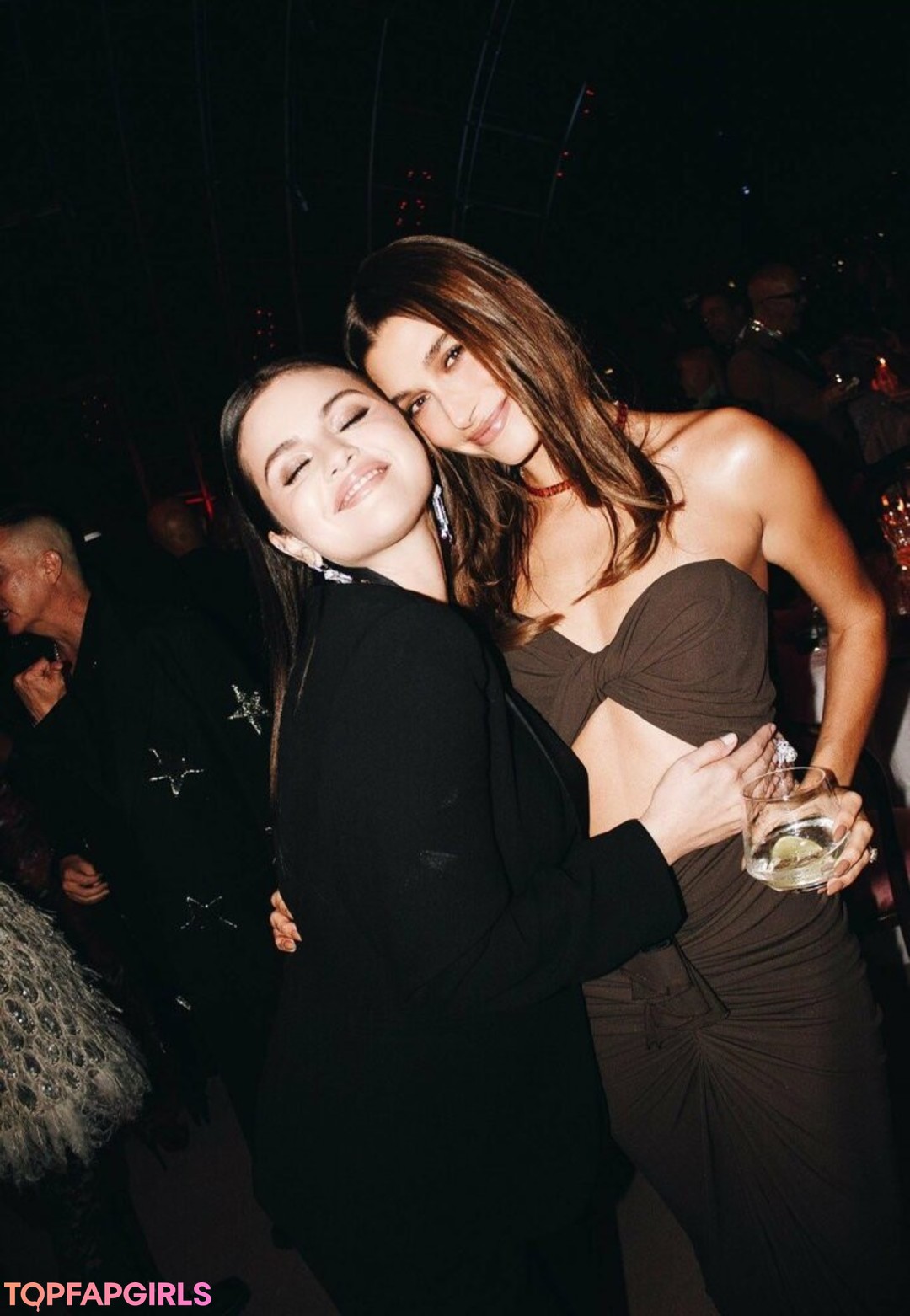 Naakte gelekte OnlyFans-foto van Selena Gomez #1351