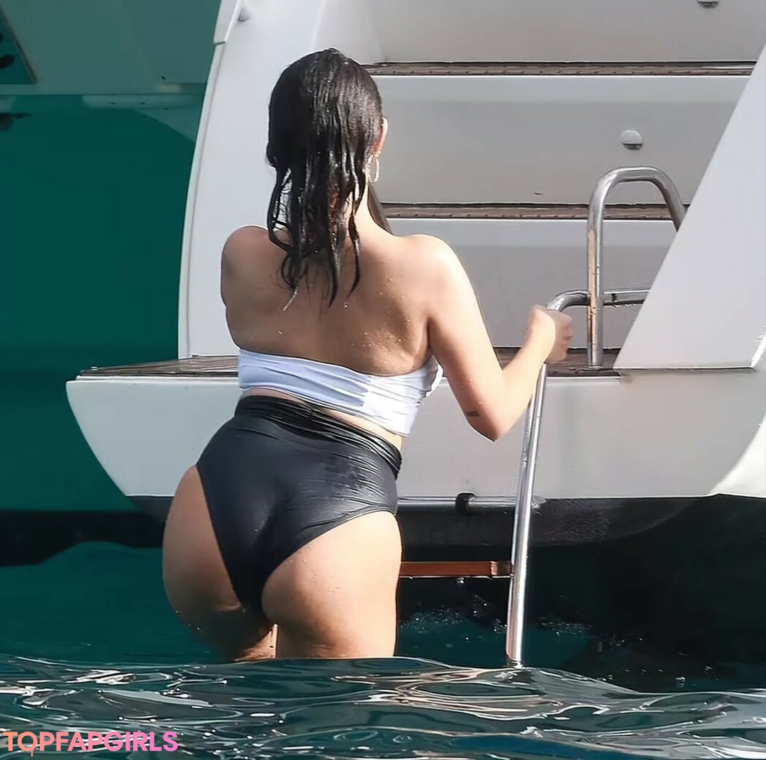 Naakte gelekte OnlyFans-foto van Selena Gomez #1650
