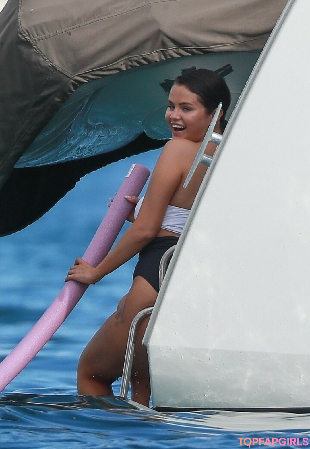 Naakte gelekte OnlyFans-foto van Selena Gomez #1673