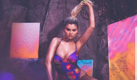 Naakte gelekte OnlyFans-foto van Selena Gomez