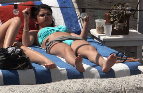 Naakte gelekte OnlyFans-foto van Selena Gomez