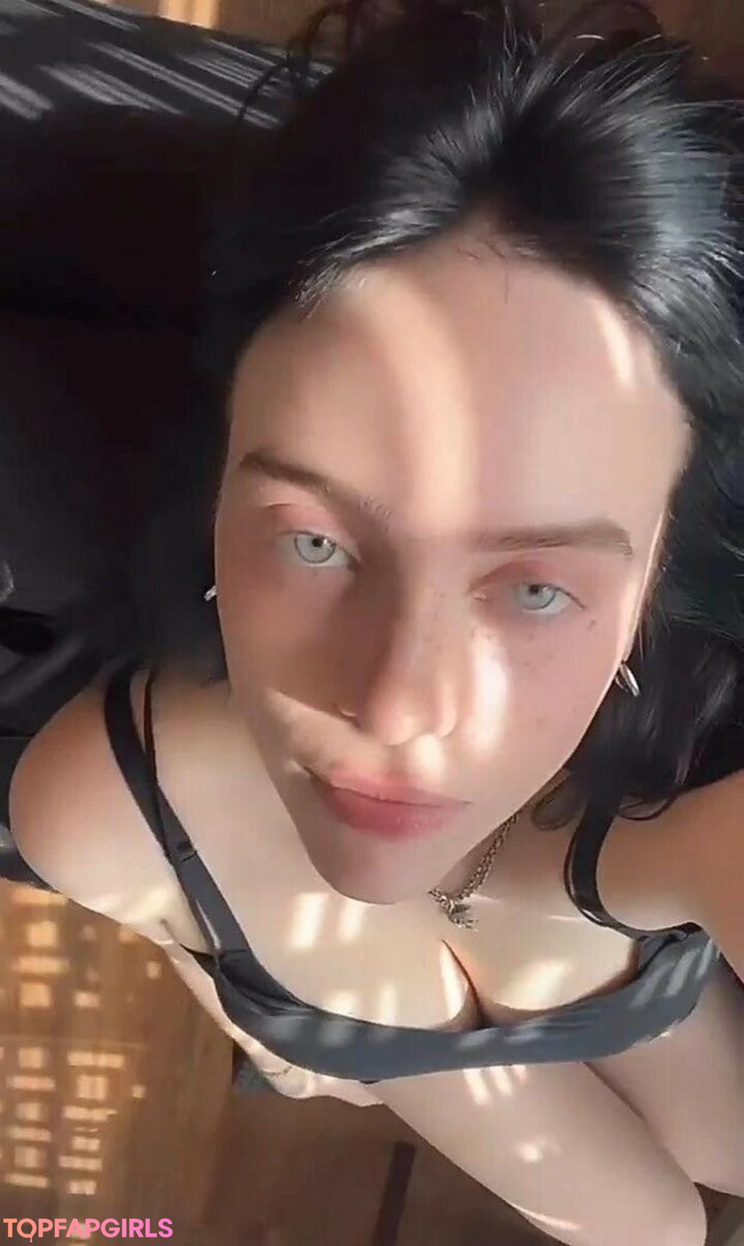 Naakte gelekte OnlyFans-foto van Billie Eilish #1033