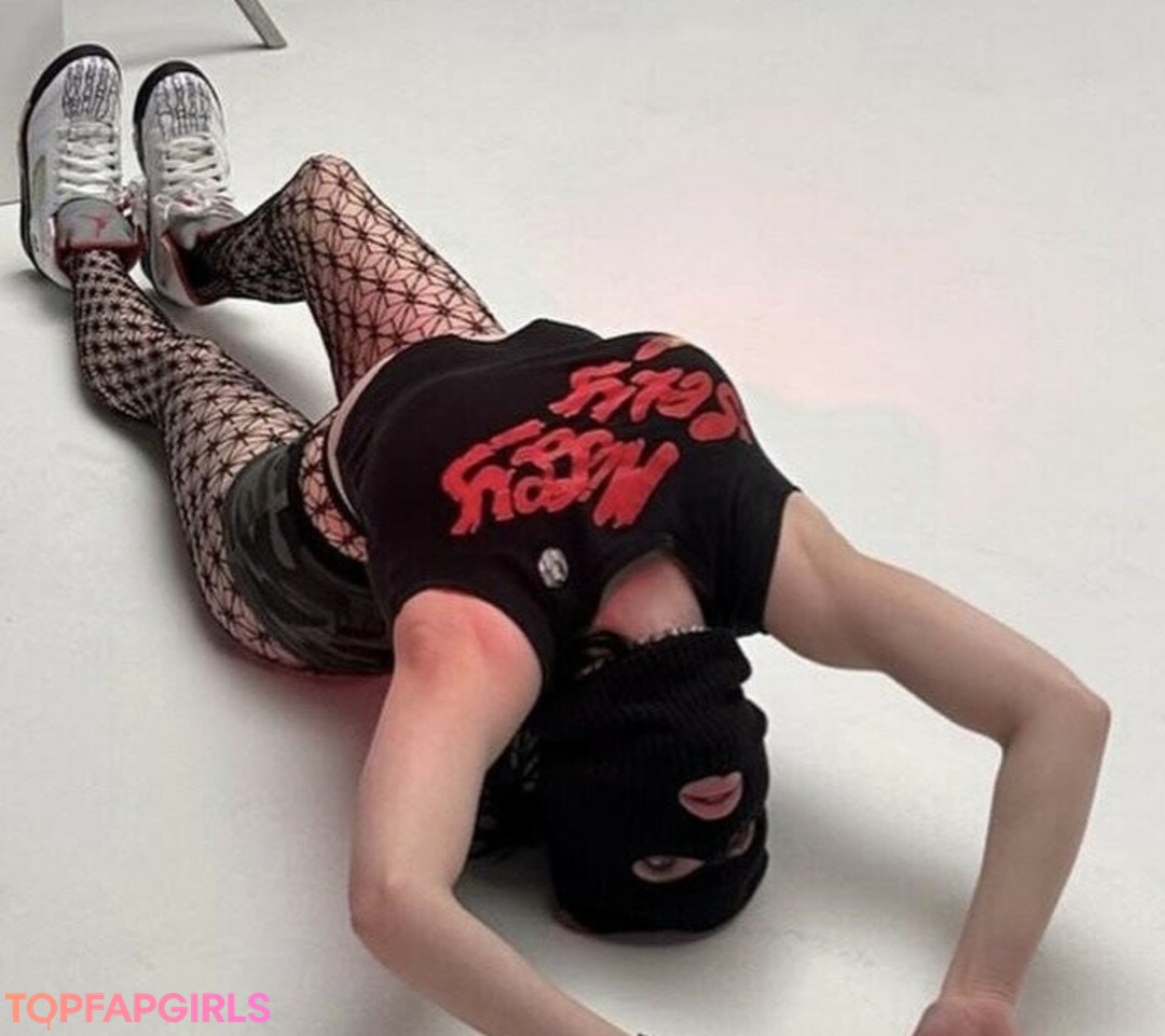 Naakte gelekte OnlyFans-foto van Billie Eilish #1339