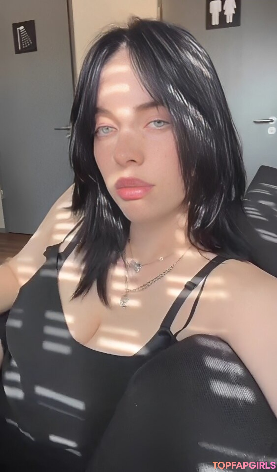 Naakte gelekte OnlyFans-foto van Billie Eilish #1433