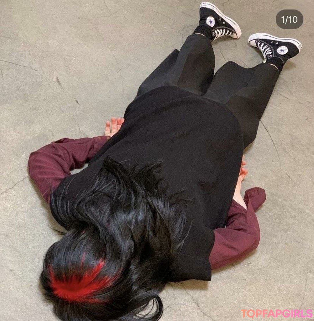 Naakte gelekte OnlyFans-foto van Billie Eilish #1440