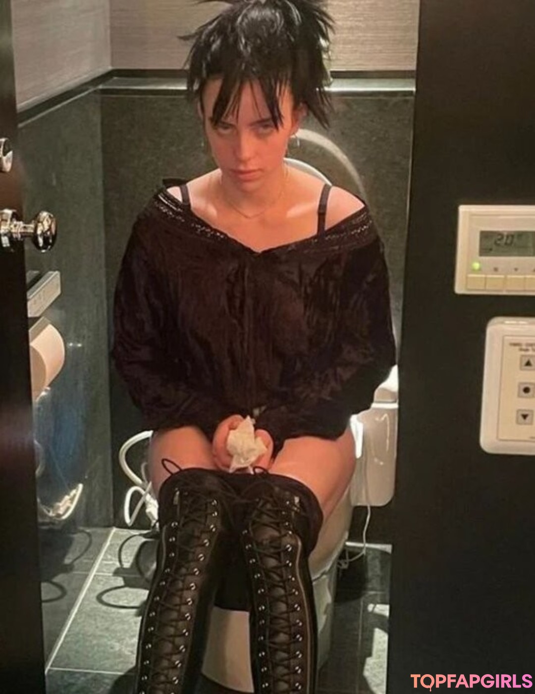 Naakte gelekte OnlyFans-foto van Billie Eilish #1610