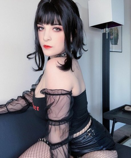 Naakte gelekte OnlyFans-foto van Hiso Neko