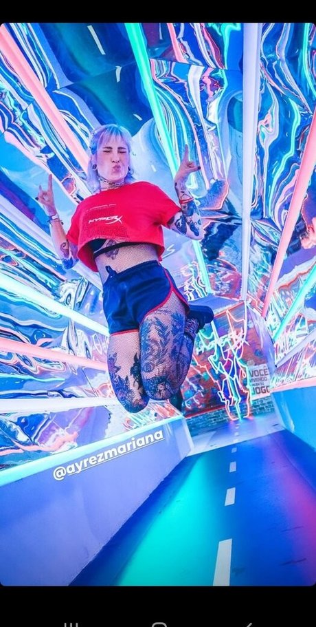 Naakte gelekte OnlyFans-foto van Mariana Ayres