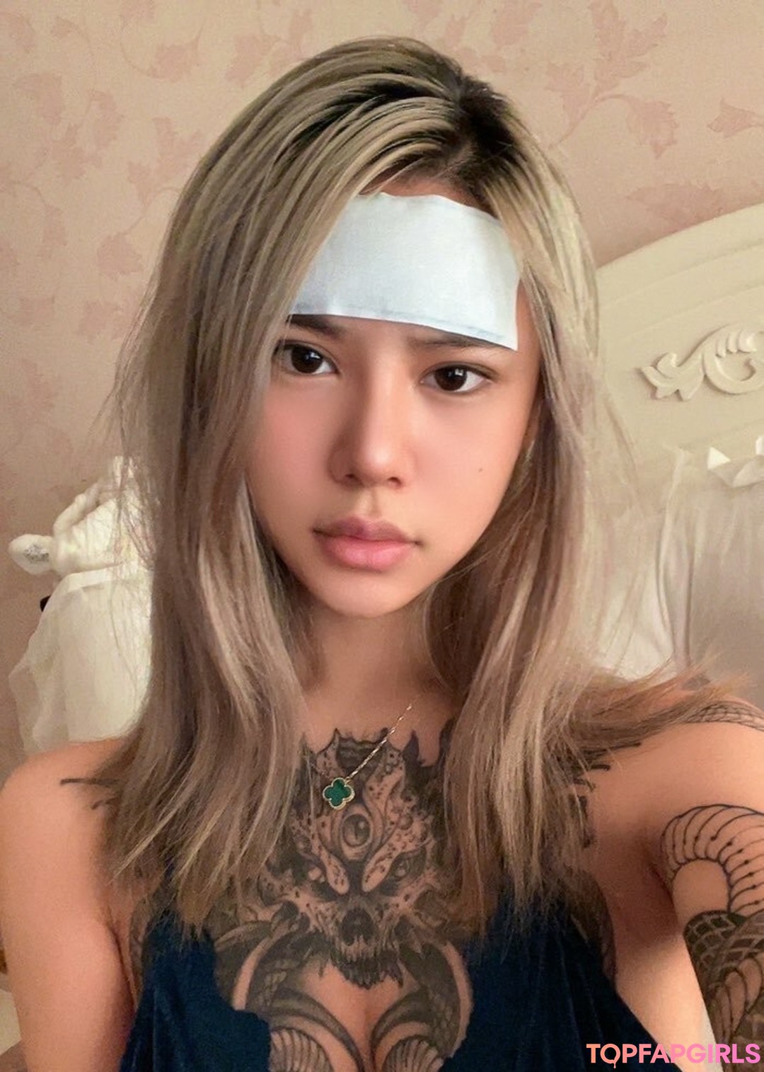 Naakte gelekte OnlyFans-foto van Deerwhite #1023