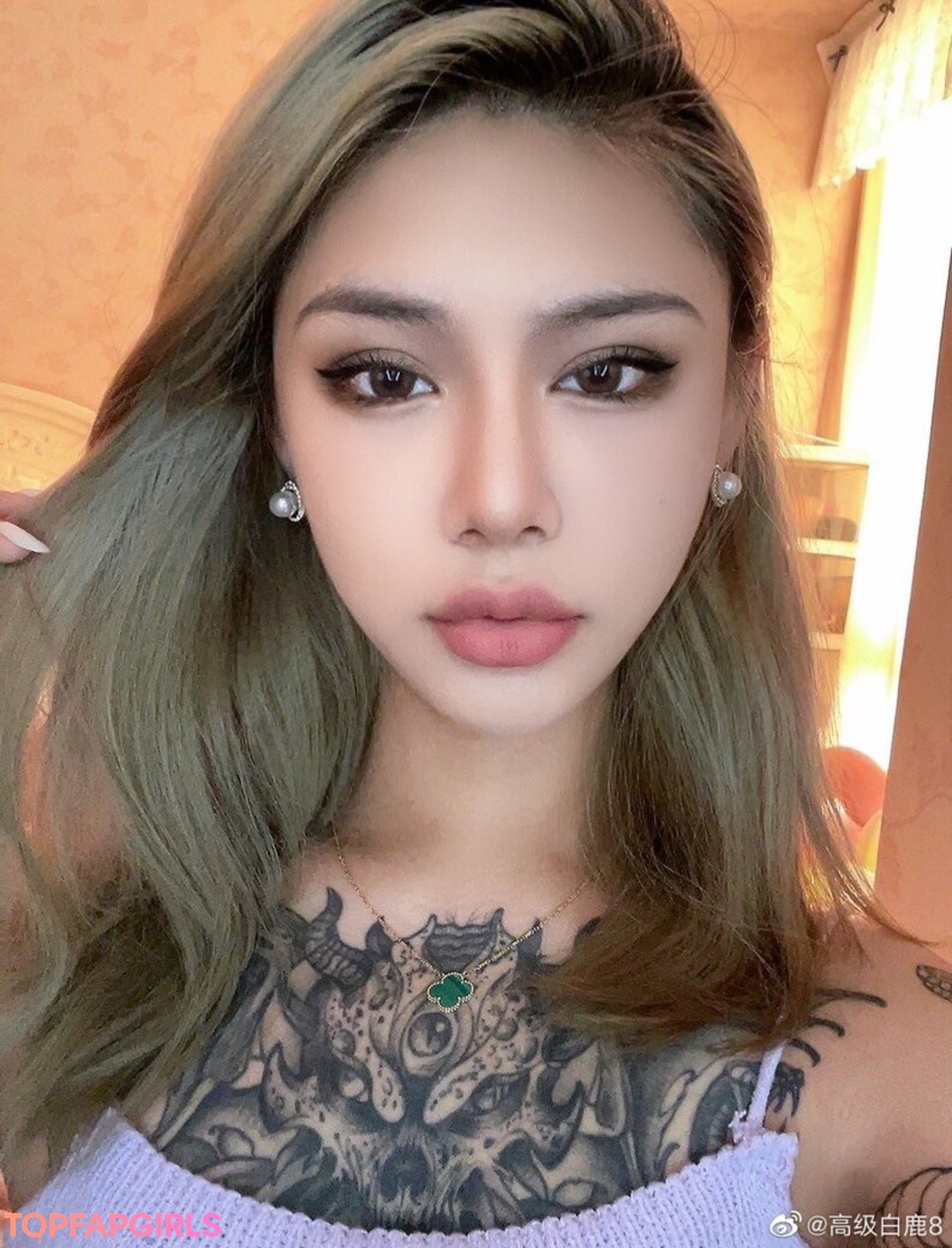 Naakte gelekte OnlyFans-foto van Deerwhite #1055