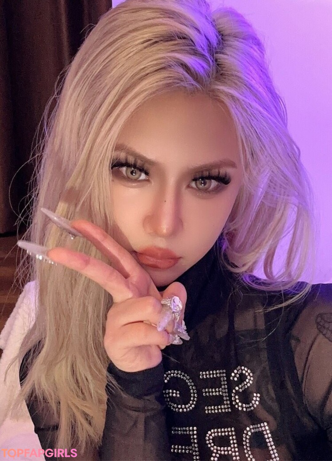 Naakte gelekte OnlyFans-foto van Deerwhite #1106