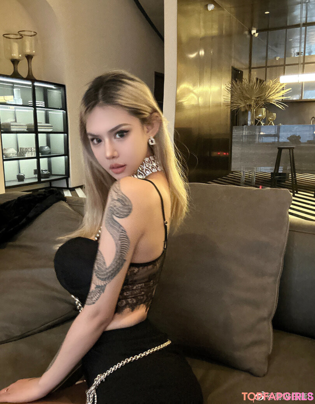 Naakte gelekte OnlyFans-foto van Deerwhite #1116