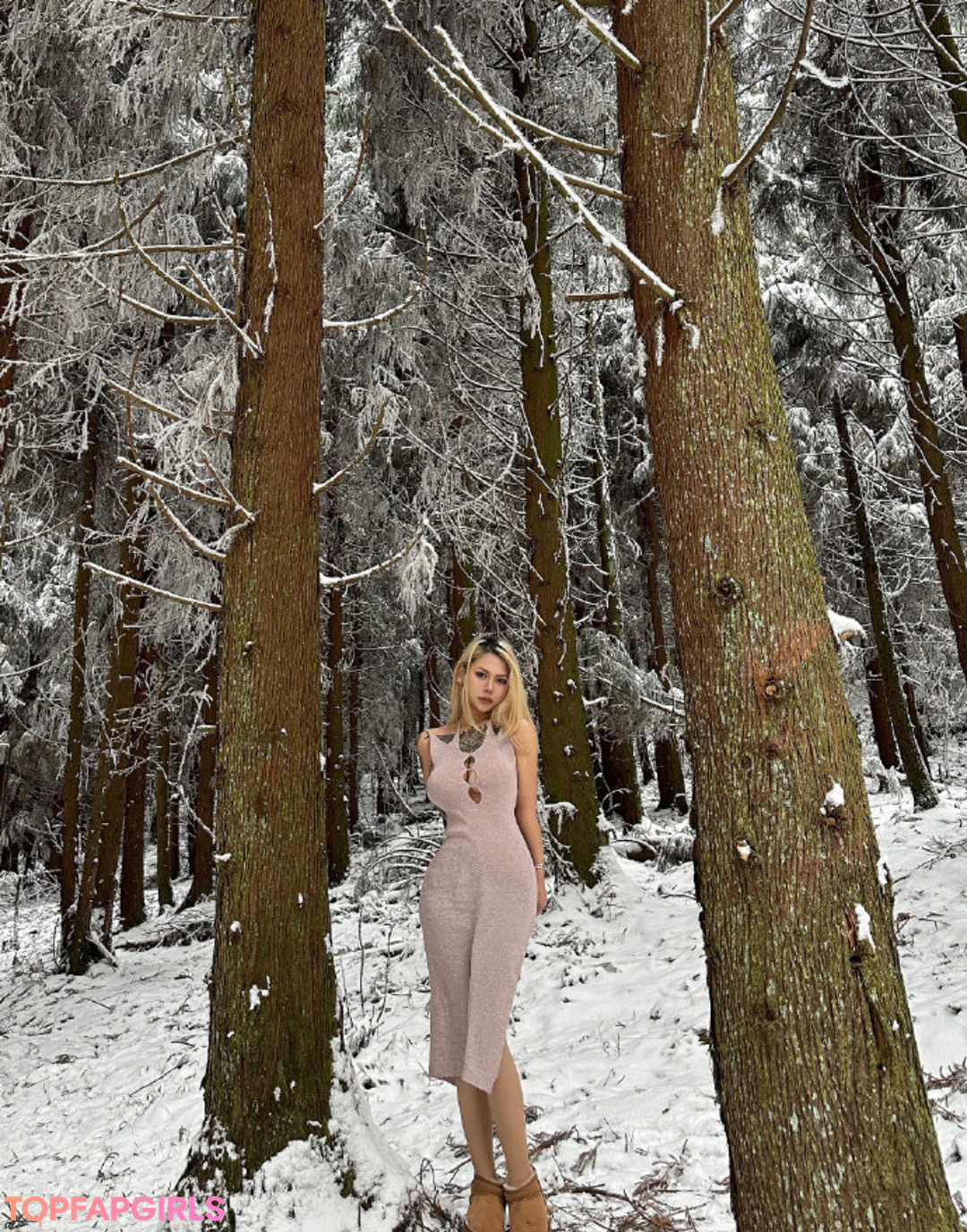 Naakte gelekte OnlyFans-foto van Deerwhite #1130