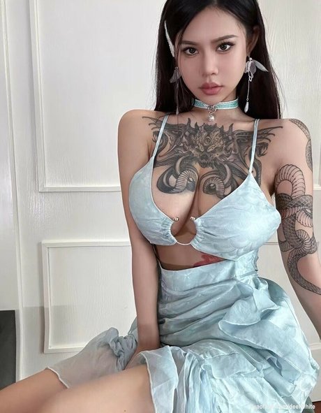Naakte gelekte OnlyFans-foto van Deerwhite