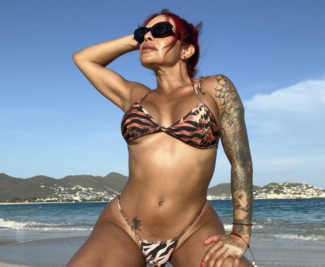 Naakte gelekte OnlyFans-foto van Ts Foxxy