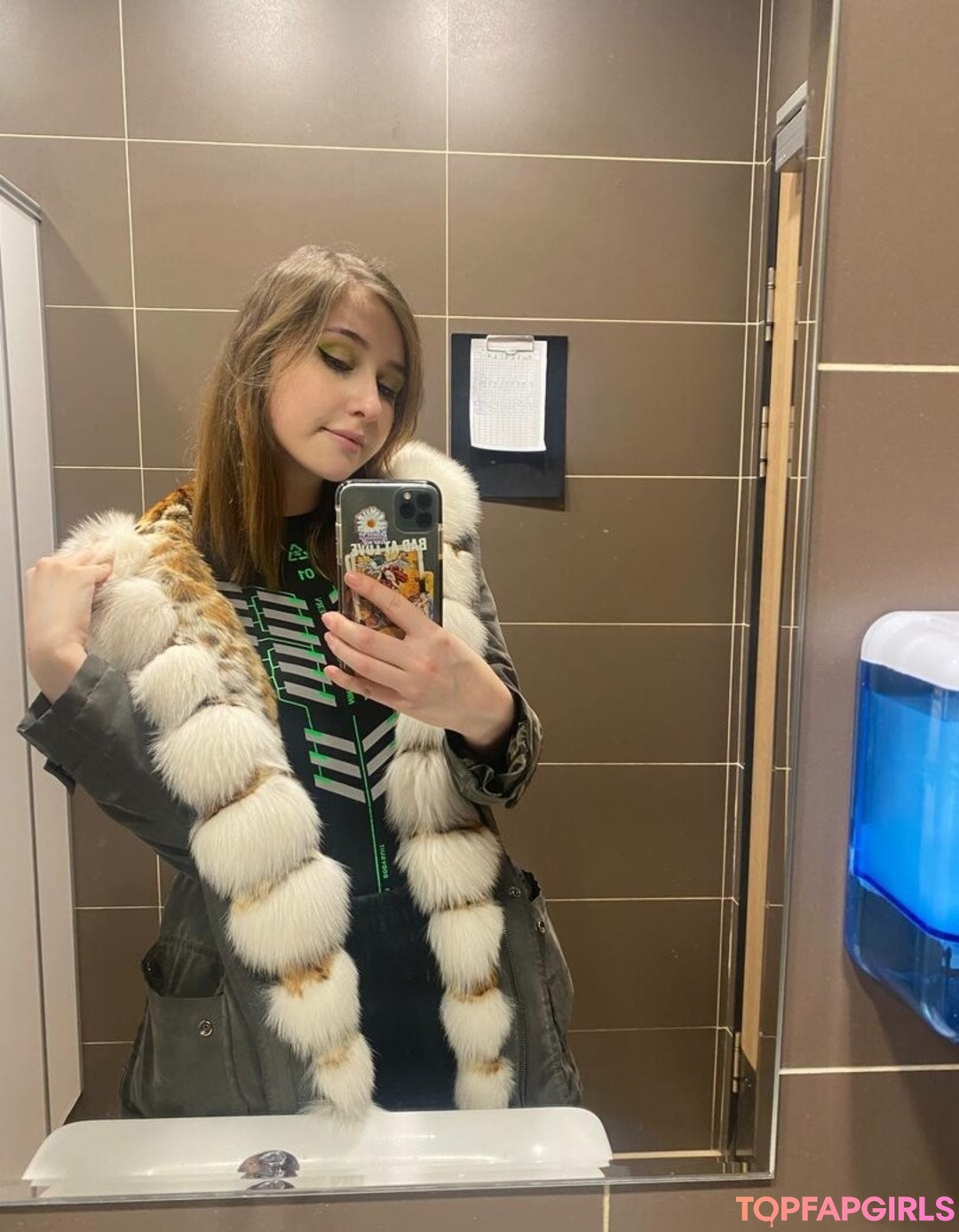 Naakte gelekte OnlyFans-foto van Zefirkanatsuki #222 Naakte gelekte OnlyFans-foto van Zefirkanatsuki #222