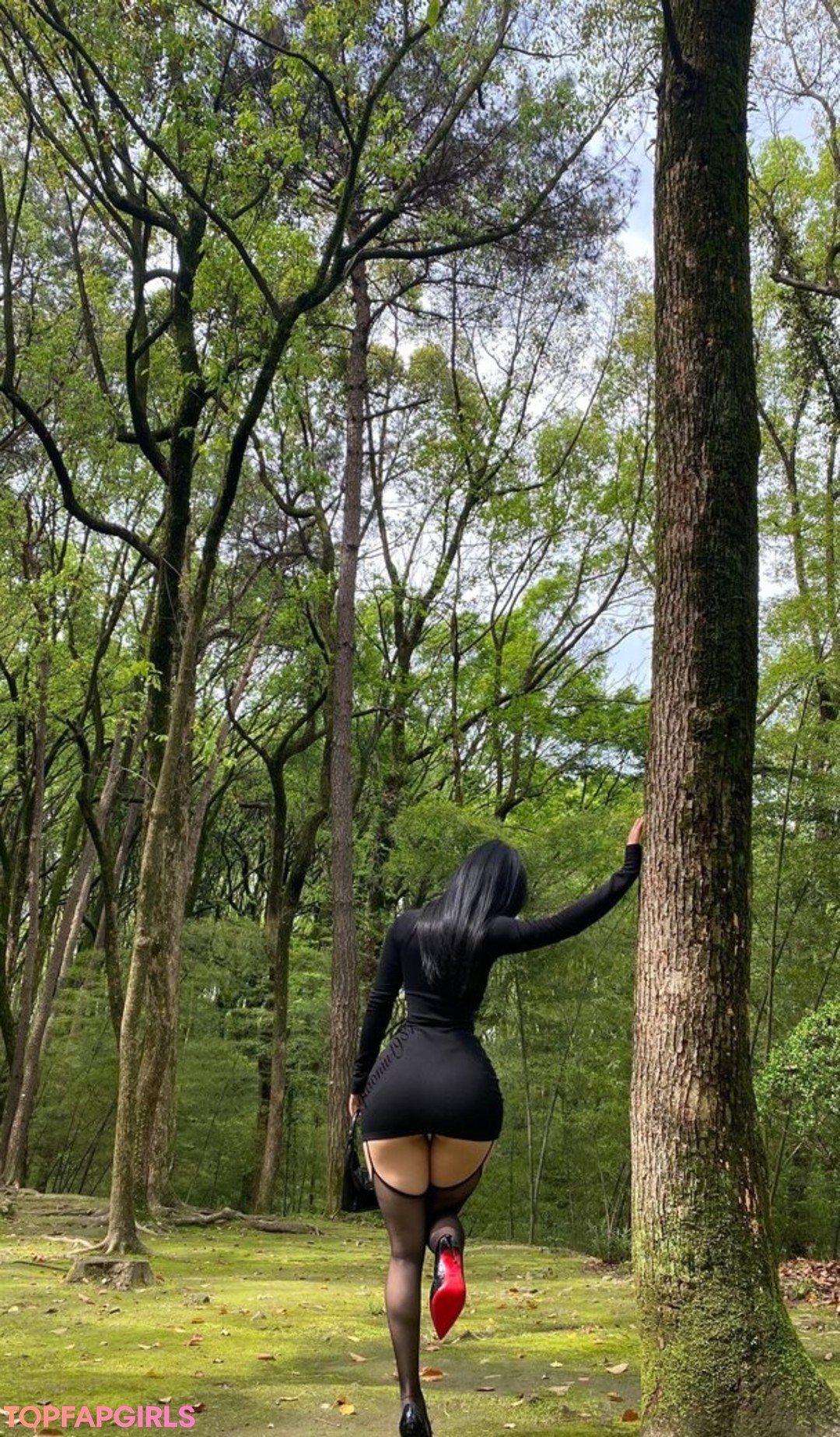 Naakte gelekte OnlyFans-foto van Qiaoniutt #1082