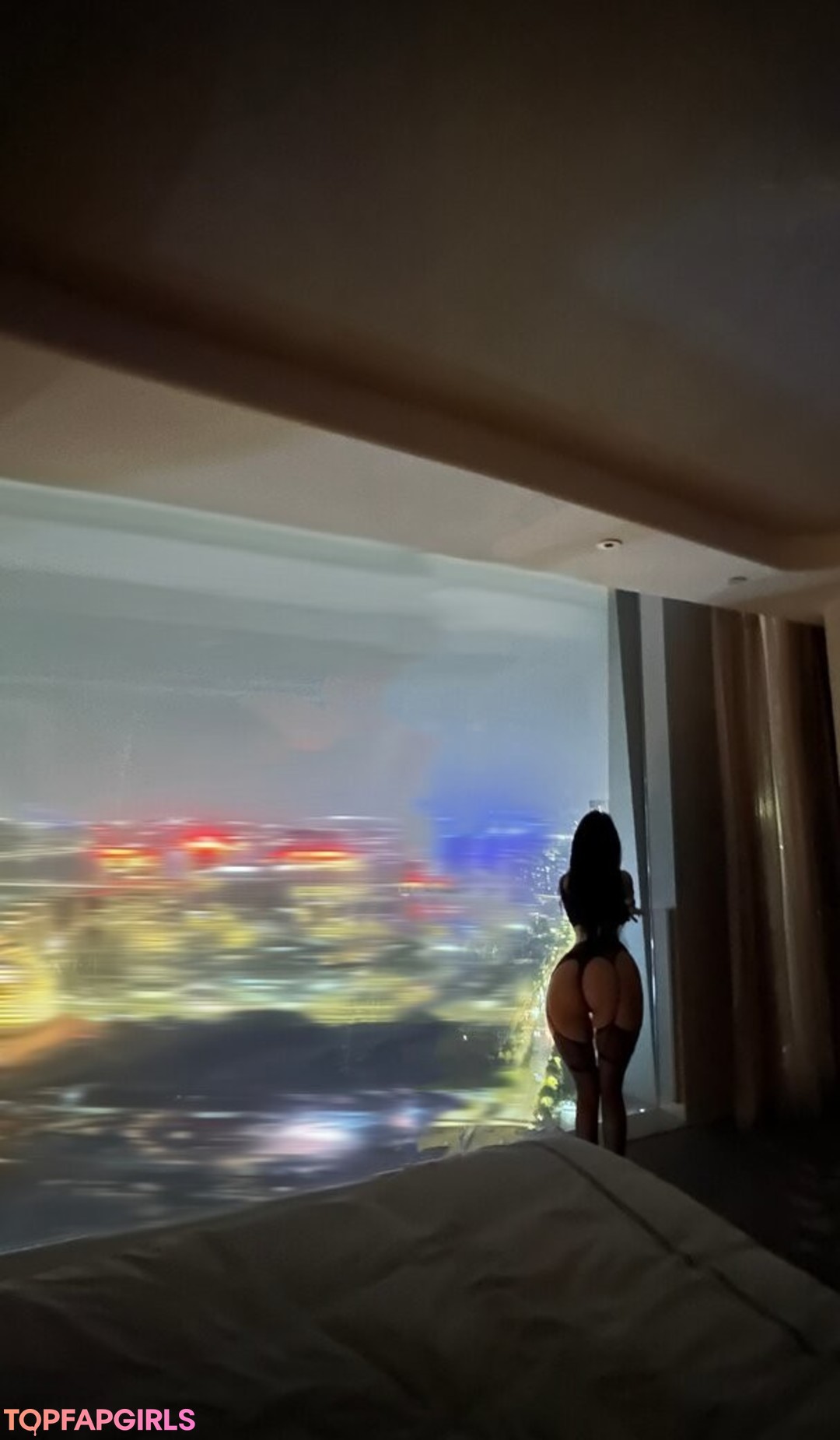 Naakte gelekte OnlyFans-foto van Qiaoniutt #1193