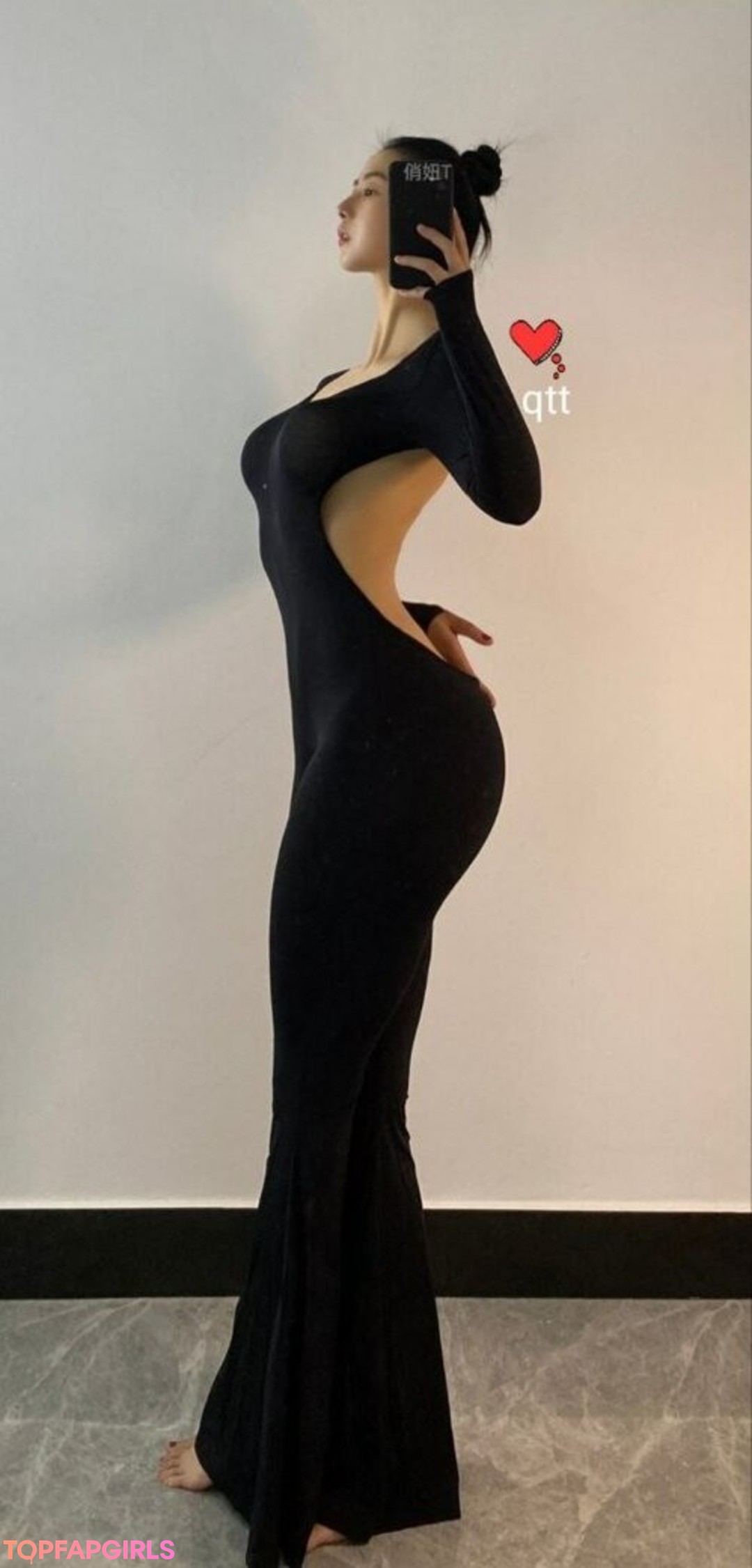 Naakte gelekte OnlyFans-foto van Qiaoniutt #1317