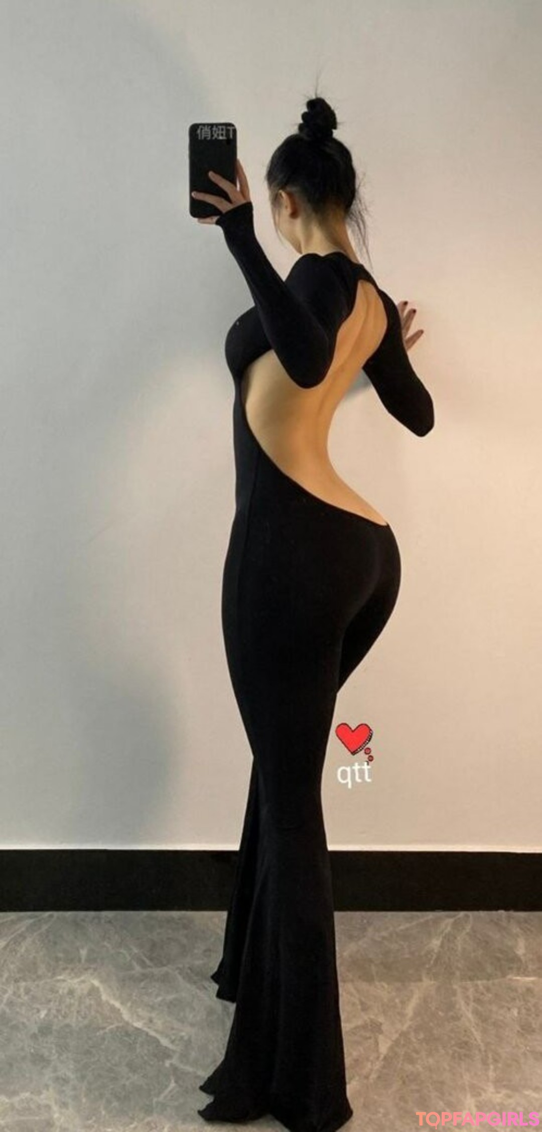 Naakte gelekte OnlyFans-foto van Qiaoniutt #1319