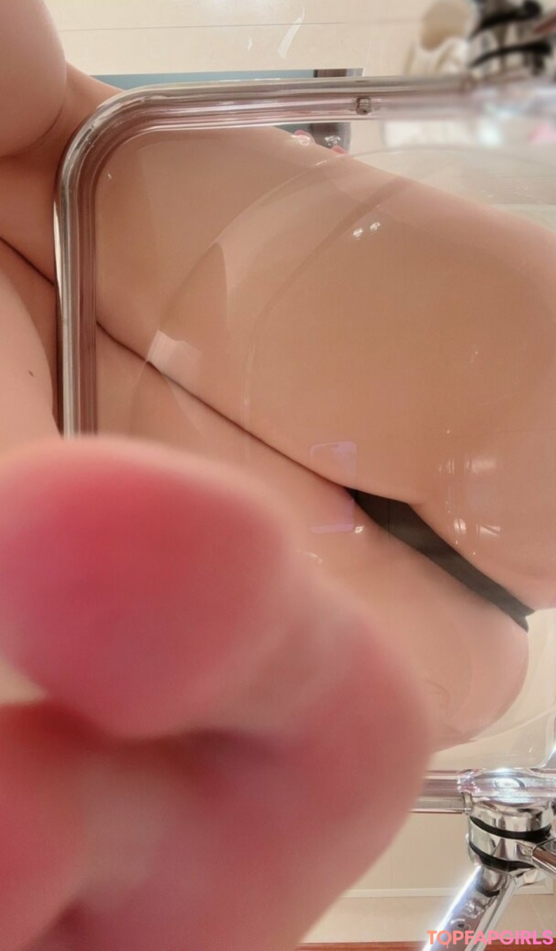 Naakte gelekte OnlyFans-foto van Qiaoniutt #1399
