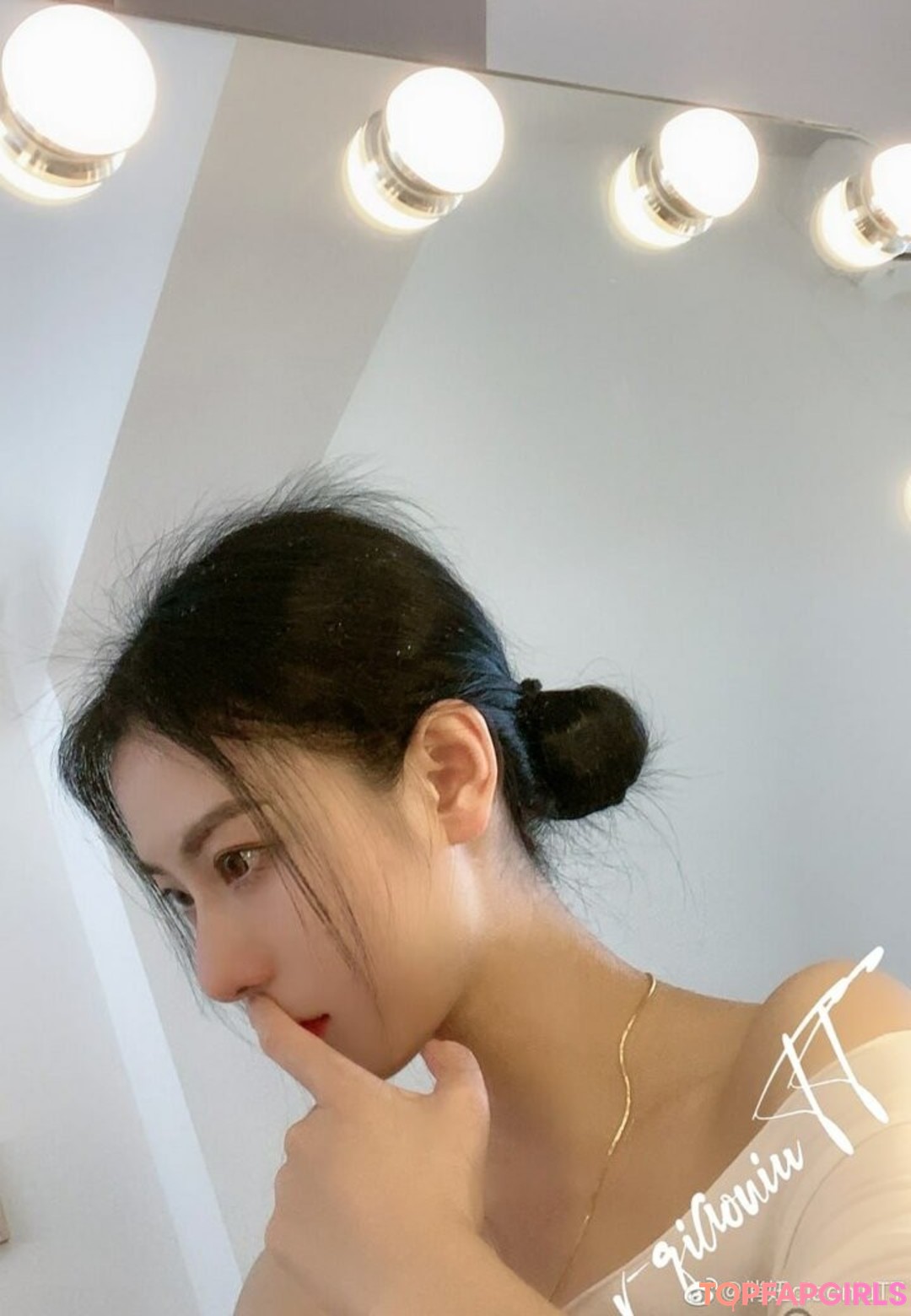 Naakte gelekte OnlyFans-foto van Qiaoniutt #1440