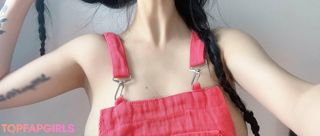 Naakte gelekte OnlyFans-foto van Qiaoniutt #1901