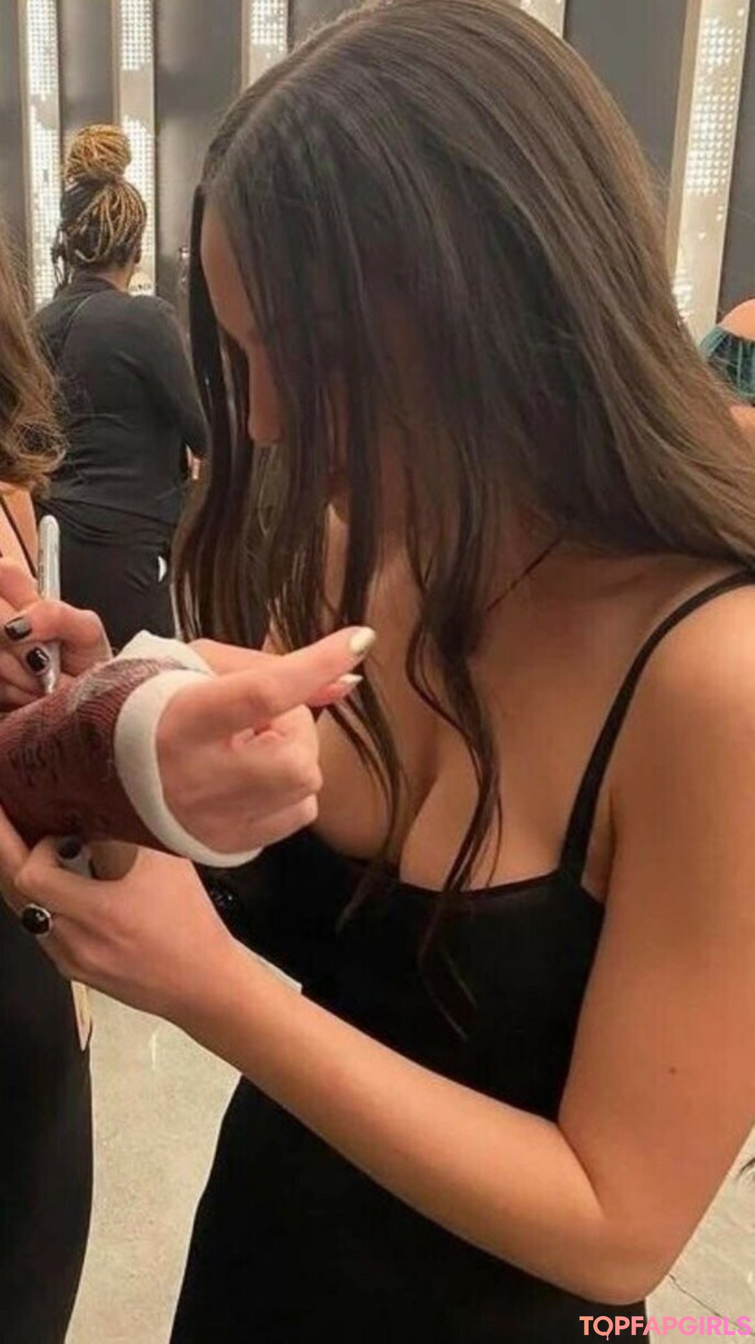 Naakte gelekte OnlyFans-foto van Olivia Rodrigo #1049