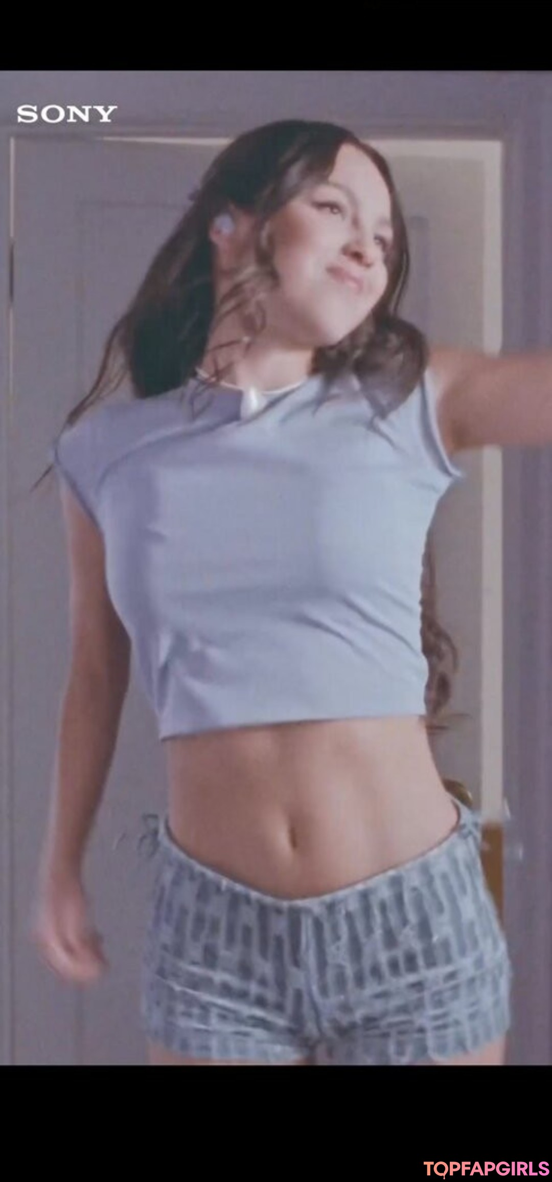 Naakte gelekte OnlyFans-foto van Olivia Rodrigo #1547