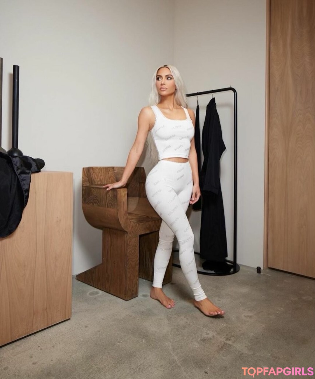 Naakte gelekte OnlyFans-foto van Kim Kardashian #1141