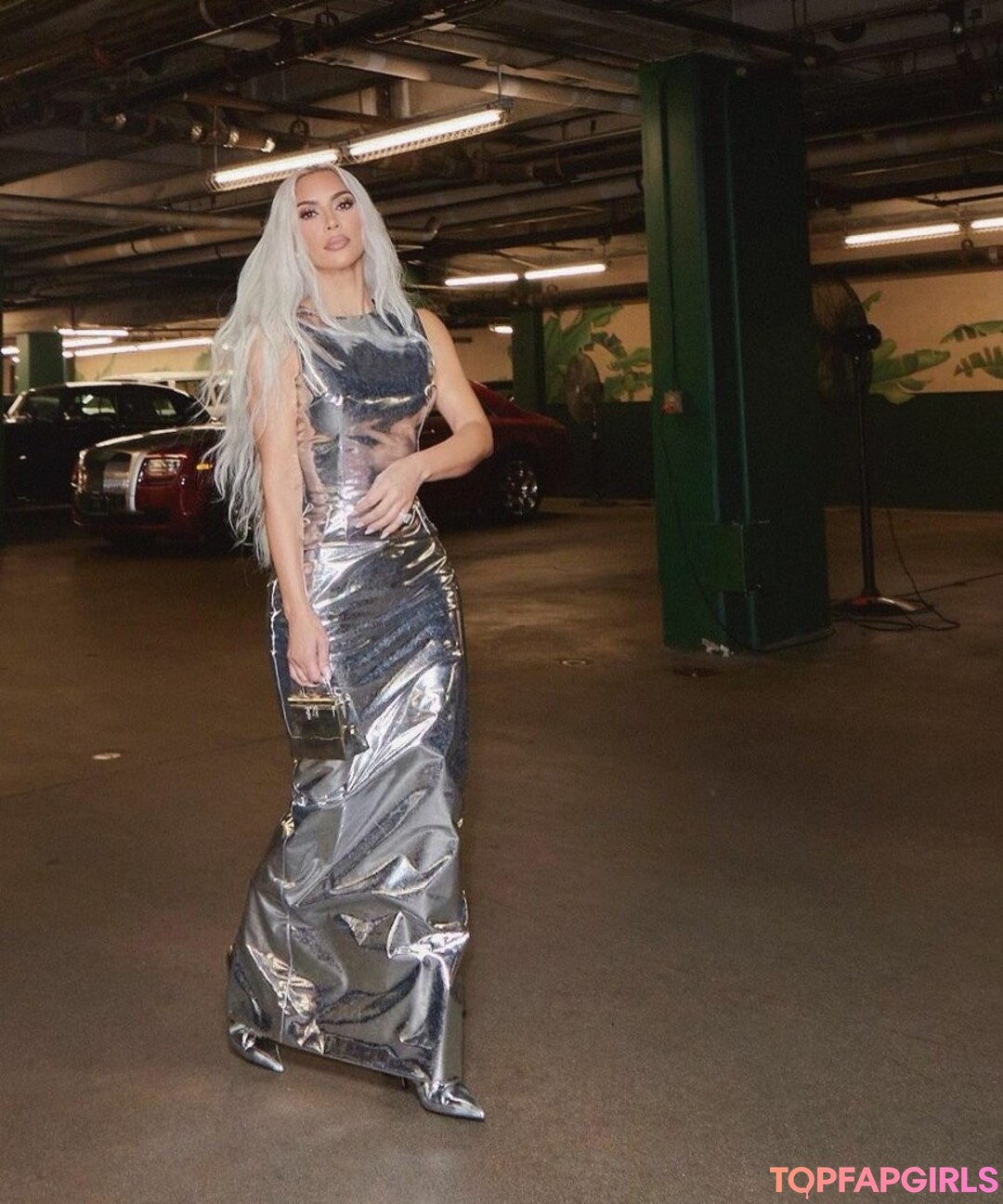 Naakte gelekte OnlyFans-foto van Kim Kardashian #1151