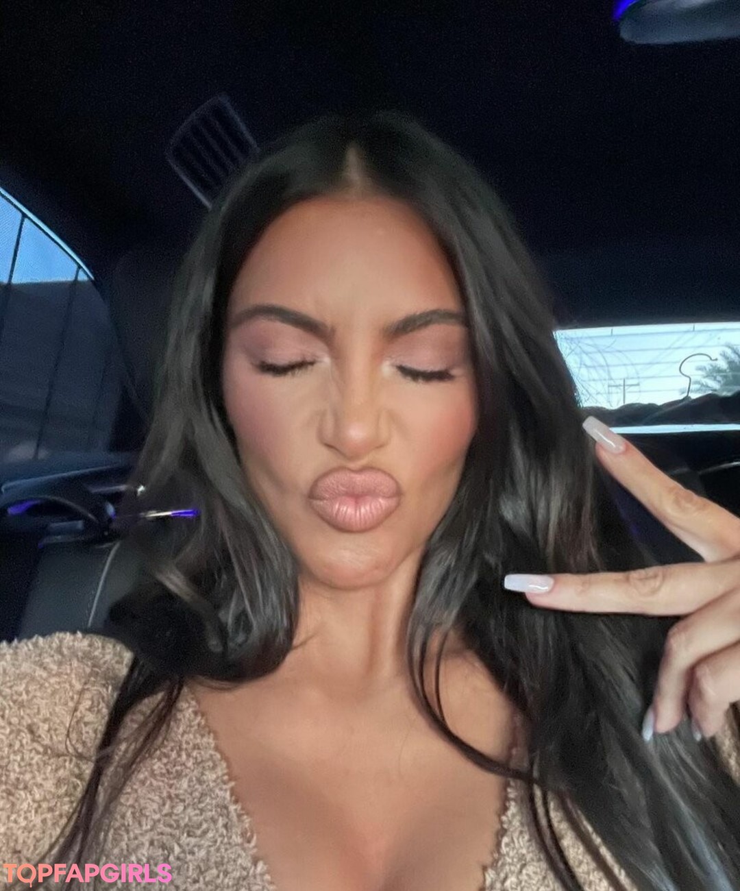 Naakte gelekte OnlyFans-foto van Kim Kardashian #1335