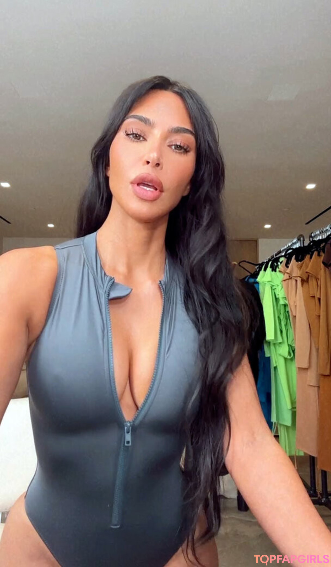 Naakte gelekte OnlyFans-foto van Kim Kardashian #1374
