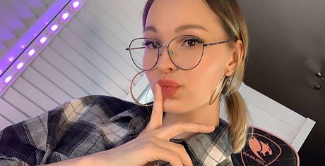 Naakte gelekte OnlyFans-foto van Sashaaa69
